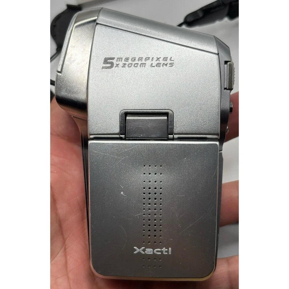 Sanyo Xacti VPC-C5 Digital MP4 Movie Still Camera 5 x Optical Zoom TESTED